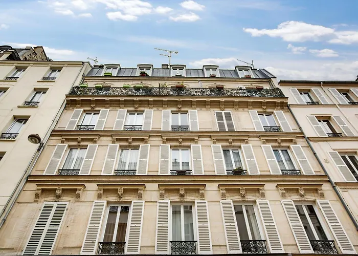 Chic Studio With Terrace In Paris